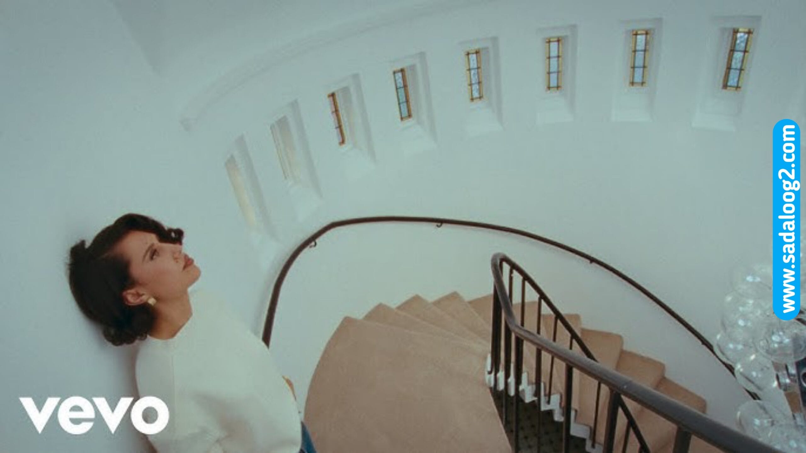 Read more about the article Suzanne Lyrics – Mark Ronson x RAYE | SadaLoog Lyrics