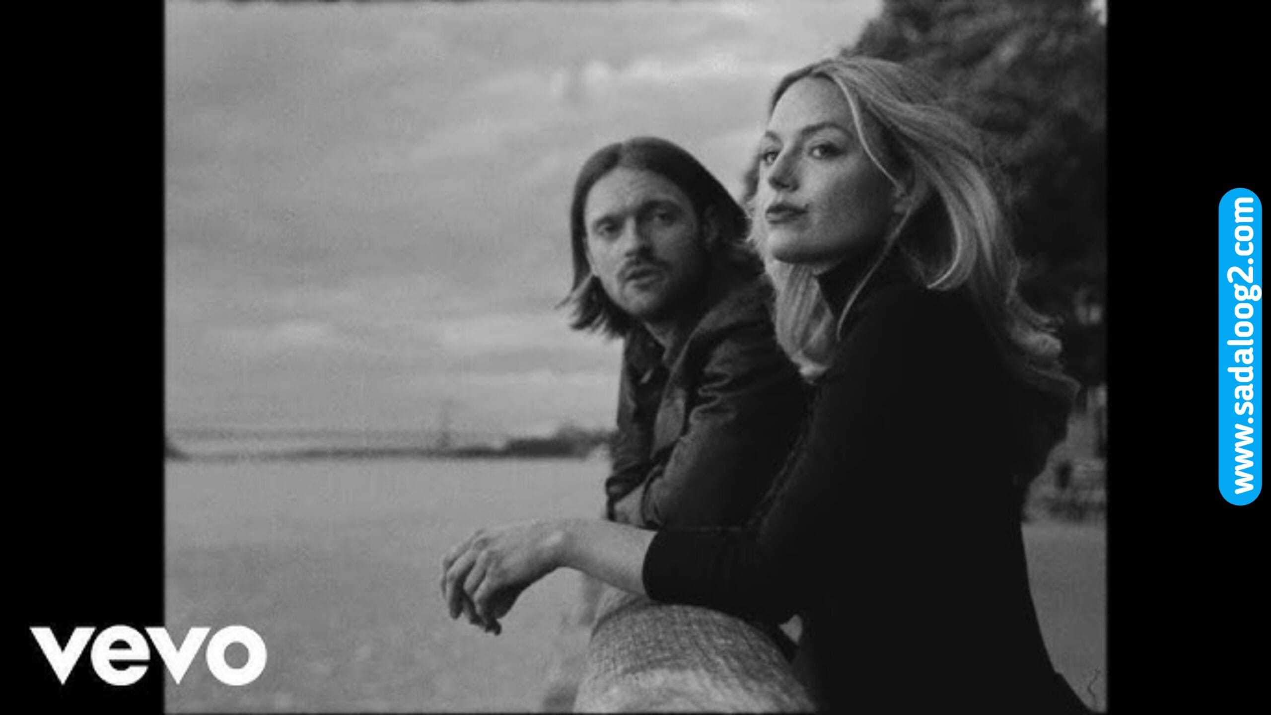 Read more about the article The Hudson Lyrics – The Favors | SadaLoog Lyrics