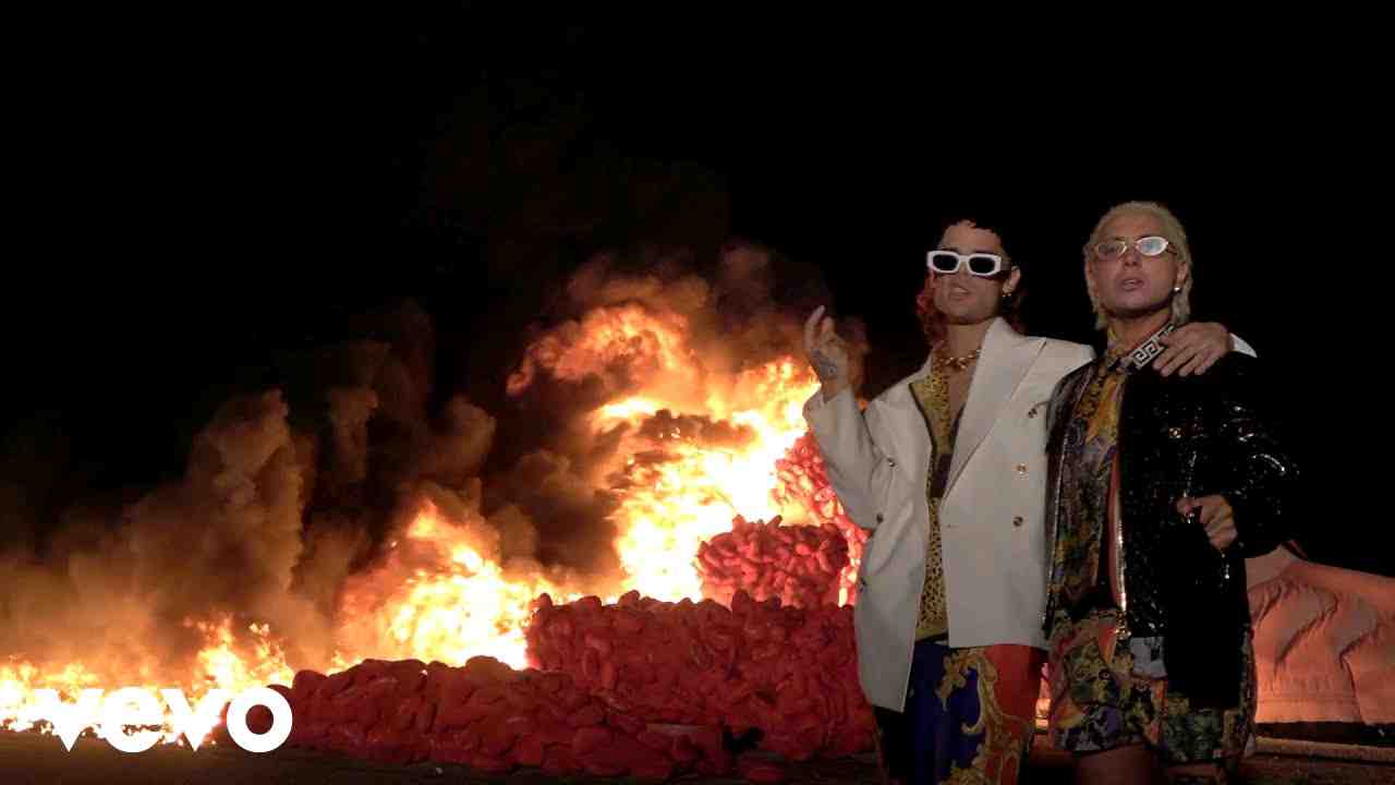 Read more about the article GIMME MORE LYRICS by CAZRIEL & PACO AMOROSO