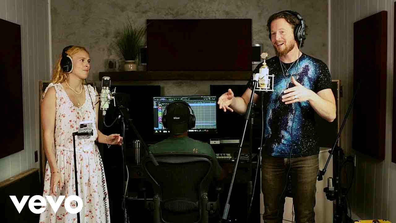 Read more about the article Sailing Song Lyrics – Austin Brown x Rumer Willis