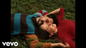 Read more about the article Navidad en Cada Esquina Letra / It’s Beginning to Look A Lot Like Christmas