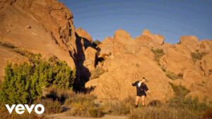 Read more about the article Sand & Stone Song Lyrics – Goldie Scott