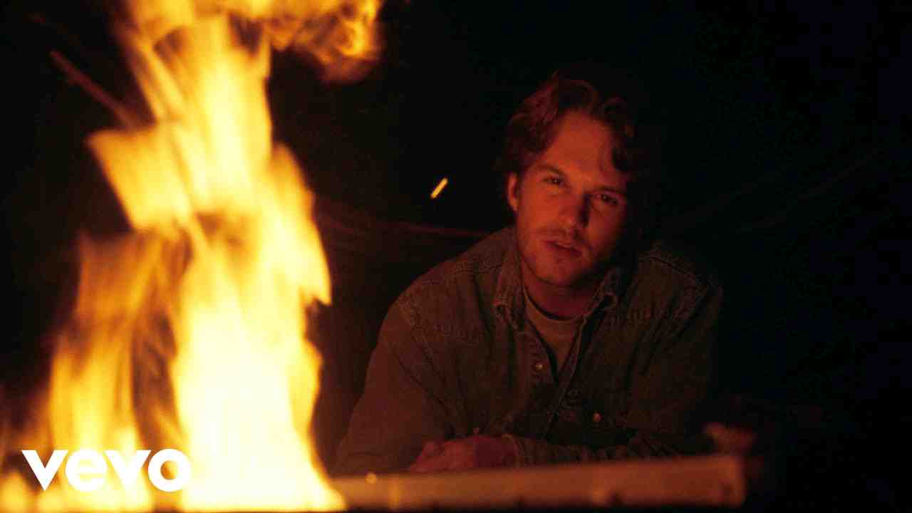 Read more about the article That Fire Lyrics – Noah Hicks ( album “Small Town Does”)