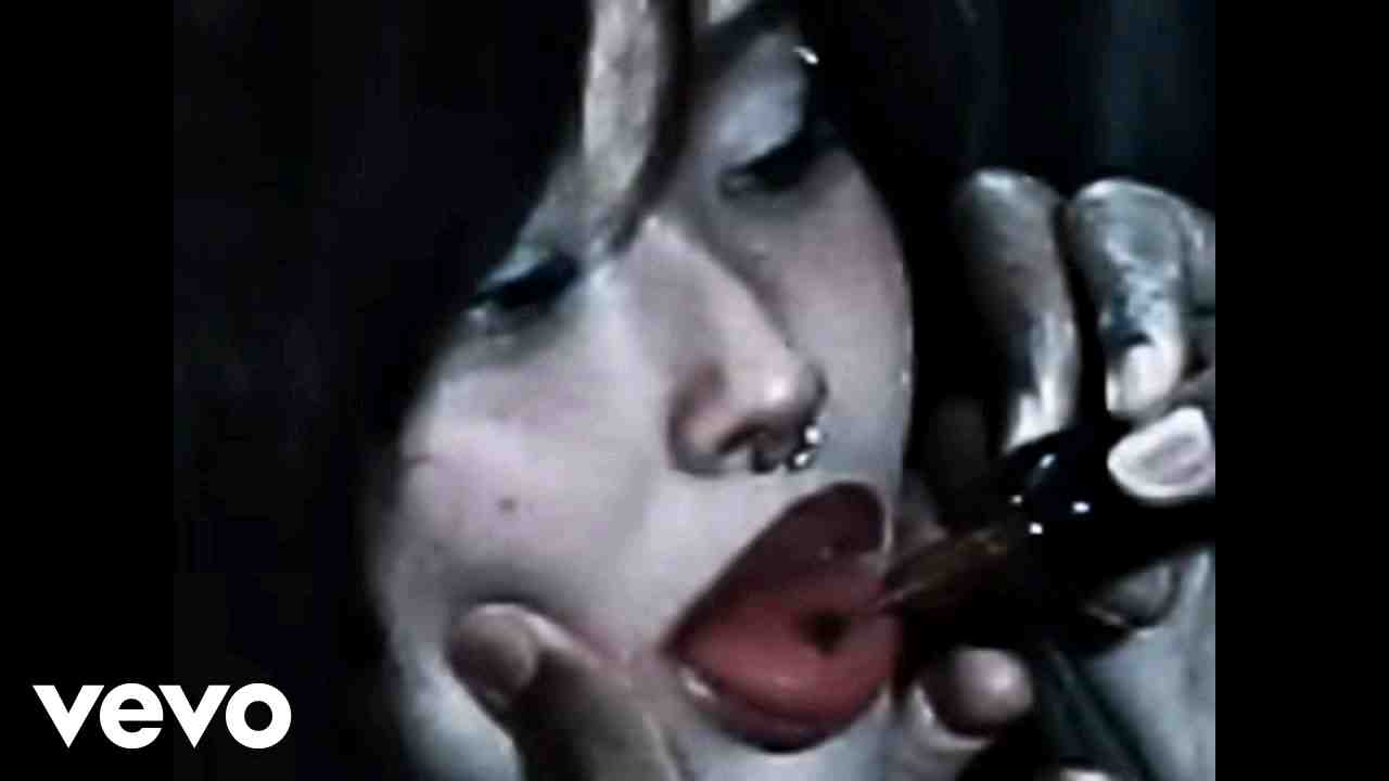 Read more about the article Boys Lie and Girls Steal Lyrics – Novulent