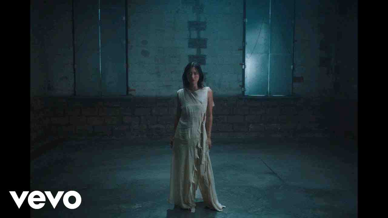 Read more about the article Lonely Touch Song by Sarah Kinsley