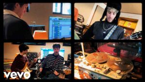 Read more about the article TOCAR EL CIELO Song – Silvestre y La Naranja